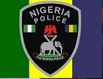 Police detains 4 officers for extorting, assaulting travellers
