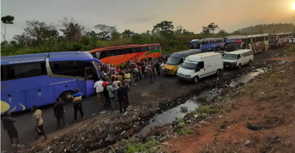 Robbers attack luxury bus
