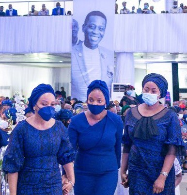 ‘We have lost a champion’, Pa Adeboye says as son Dare is buried