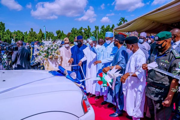 Buhari directs wages commission to increase salaries of police officers
