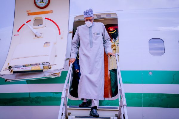 Buhari surprisingly returns to Nigeria, reschedules London medical trip