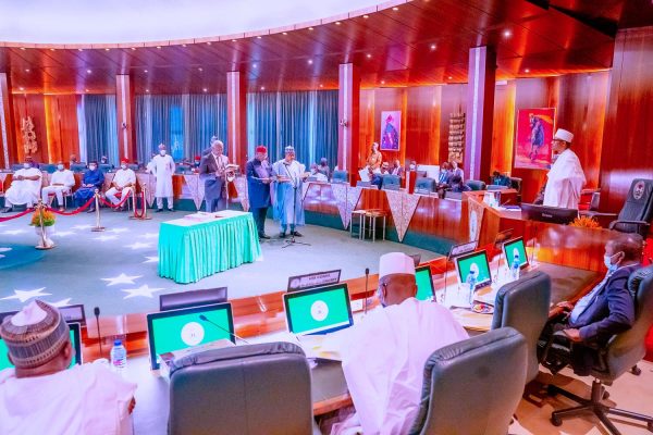 Buhari swears in new ministers, reshuffles cabinet